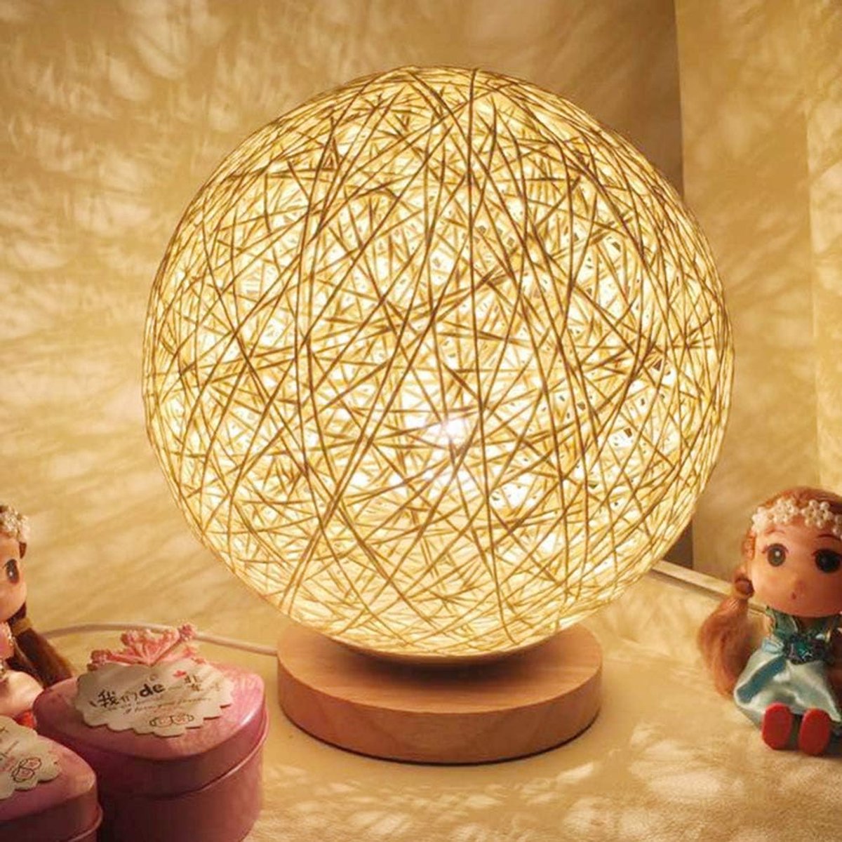 Rattan-kugel-tischleuchte Fürs Schlafzimmer – Warmes Gelbes Licht Mit Dimmbarer Helligkeit – Usb-aufladbar Mit Holzsockel – Stimmungsbeleuchtung