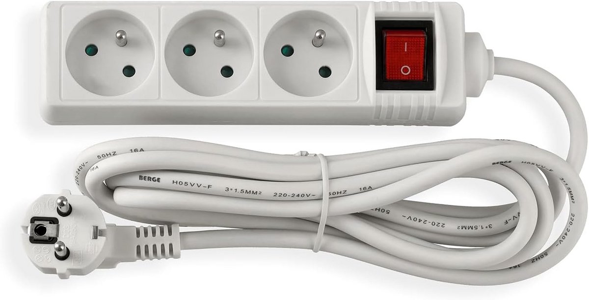 Verlängerungskabel Mit Schalter – 3 Meter – 3 Steckdosen (230 V) – Flachstecker – Schutzart Ip20 – Weiß