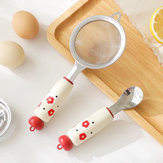 Zweiteiliges Set Aus Babynahrungslöffel Und Sieb, Küchenutensilien Aus Edelstahl, Kann Zur Zubereitung Von Obstplatten Und Zum Filtern Verwendet Werden.