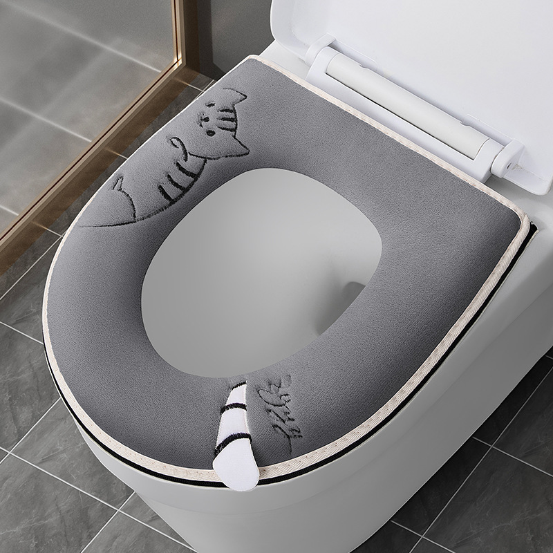 Zwei Toilettensitzbezüge – Weiche Polyesterfaserpolster Für Ein Komfortables, Wohnliches Badezimmererlebnis.
