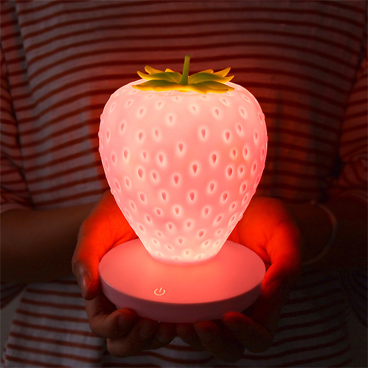 Wiederaufladbares Led-nachtlicht In Erdbeerform Mit Usb-anschluss Für Eine Gemütliche Schlafzimmeratmosphäre Und Als Einschlafhilfe
