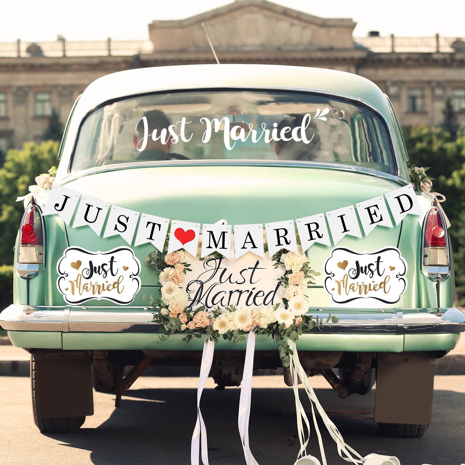 Set Mit 4 Eleganten Auto-magneten Mit Der Aufschrift „just Married“ (30,5 X 19,5 Cm) Und Einem Auto-fensteraufkleber Für Den Hochzeitstag (13,0 X 24,5 Cm).