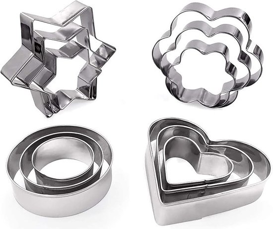 Ein Set Aus 12 Ausstechformen Aus Metall In Verschiedenen Formen – Blumen, Sterne, Herzen Und Kreise.