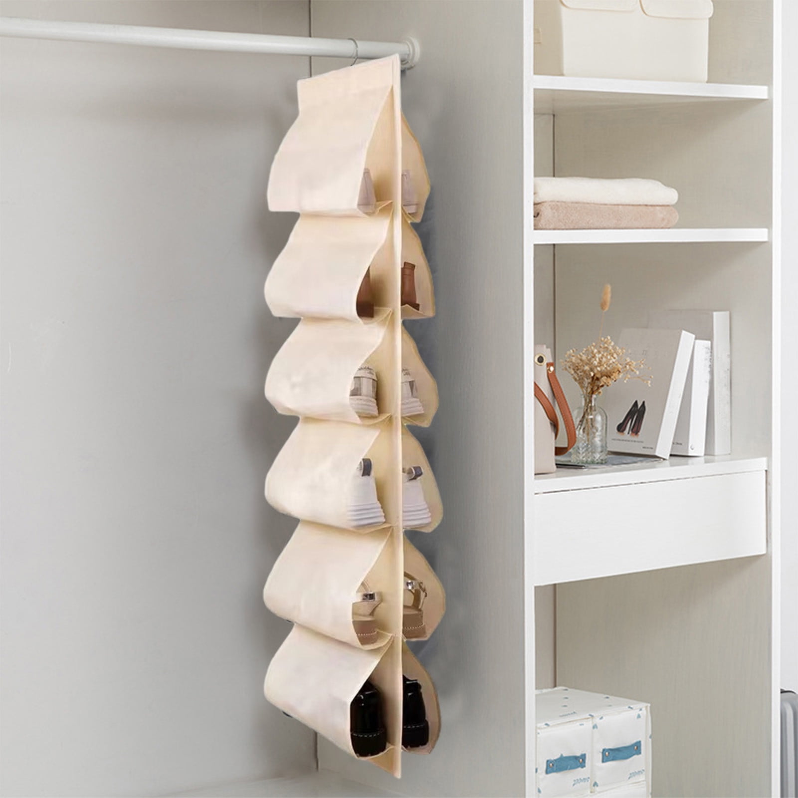 Beiges Hängeschuhregal Mit Drehbarem Haken Für Den Kleiderschrank