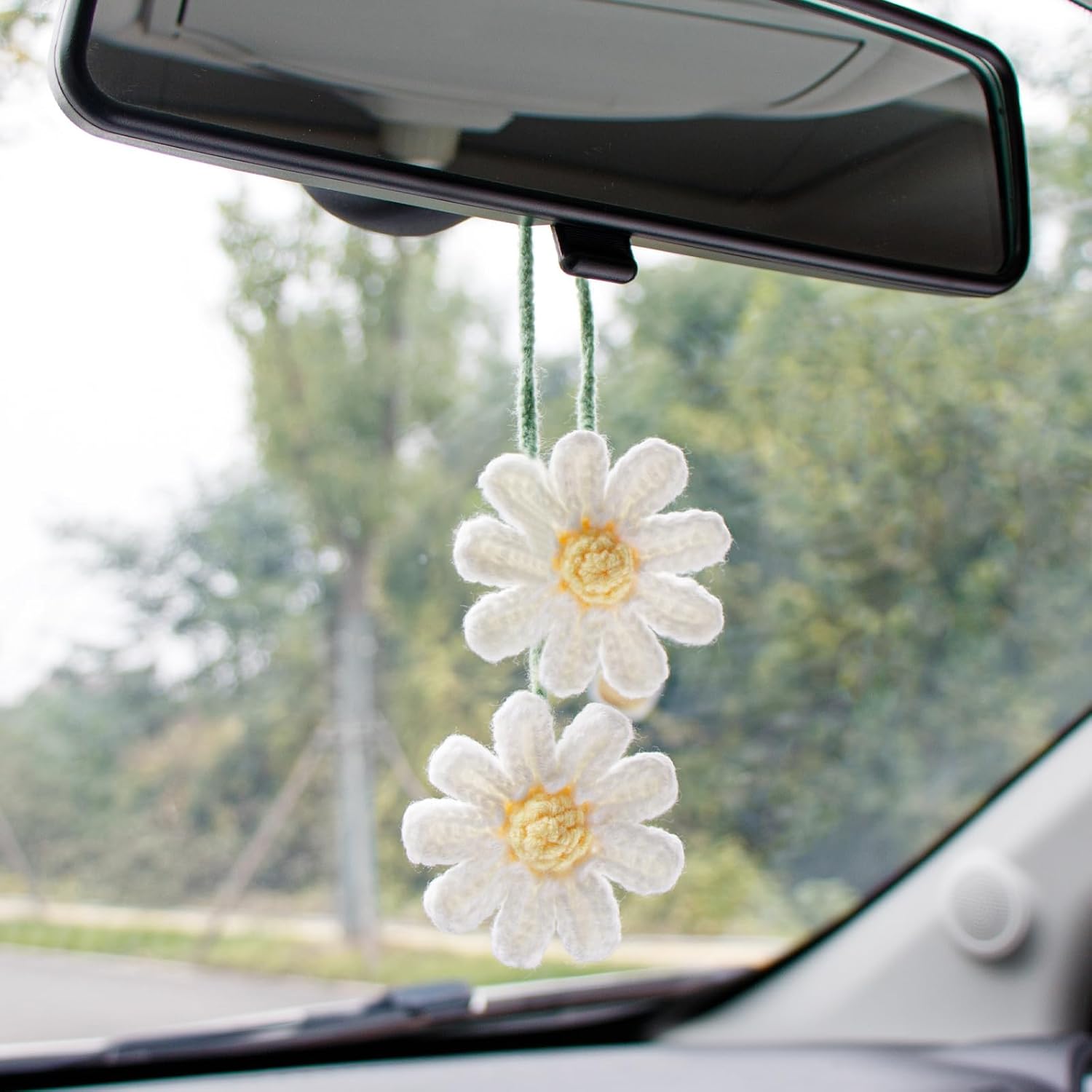 Gehäkelter Gänseblümchen-anhänger – Auto – Süße Rückspiegeldekoration – Handgestrickter Gänseblümchen-anhänger – Autoinnenausstattung – Rückspiegel – Türen