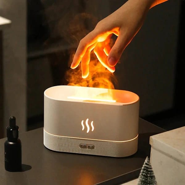 Aromadiffusor Mit Weißer Flamme Und Sichtbarem Flammeneffekt