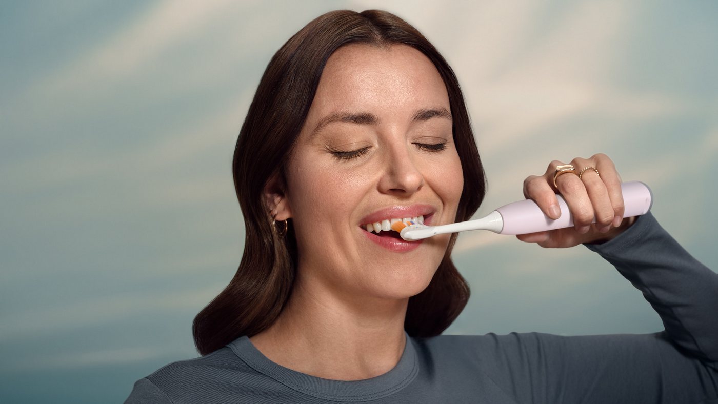 Philips Sonicare Elektrische Zahnbürste Series 7500, Aufsteckbürsten: 2 St., mit Drucksensor und 3 Intensitätsstufen, inkl. Reiseladeetui Bild 3