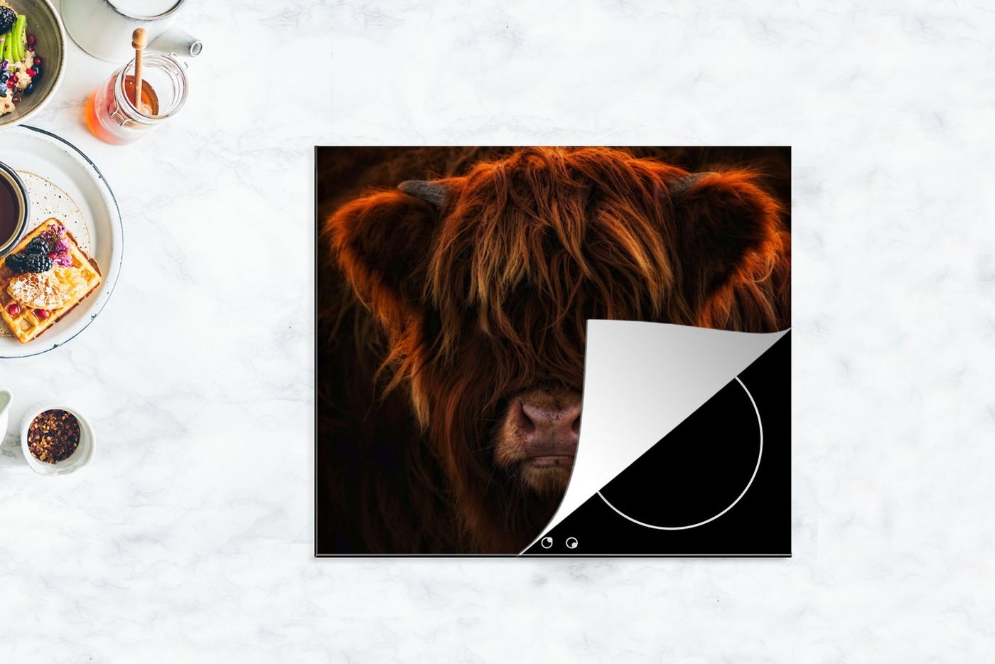 MuchoWow Herdblende-/Abdeckplatte Schottisches Hochlandrind - Kuh - Porträt - Tiere, Vinyl, (1 tlg), Induktionsschutz - Herdabdeckung Matte von Vinyl, das perfekte, rollbare Material für jedes Kochfeld - vergrößert die Arbeitsfläche - Küchen Dekoration - Induktionsherd Abdeckung Induktionskochfeld Bild 2