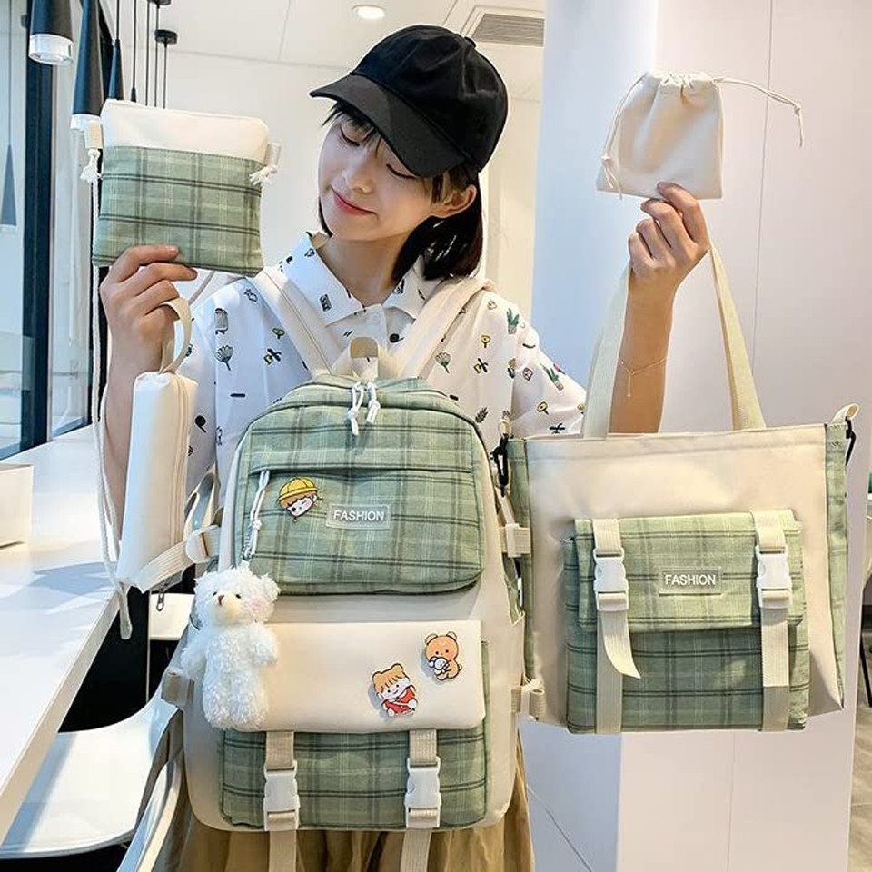 Coonoor Schulrucksack 5-teiliges Kawaii-Rucksack-Set mit Karomuster, Schulranzen, Umhängetasche, Federmäppchen, mit Kawaii-Bärenanhänger Bild 4