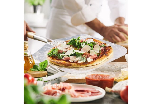 Relaxdays - Pizzaschaufel, Aluminium, langer Holz Stiel, professioneller Gastro Ofenschieber, 30,5 x 30,5 cm, natur/silber