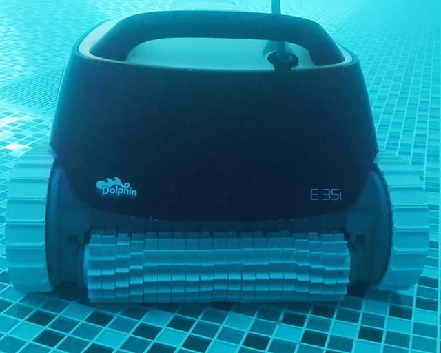 Dolphin E35i Poolroboter mit pvc Bürste und App-Steuerung