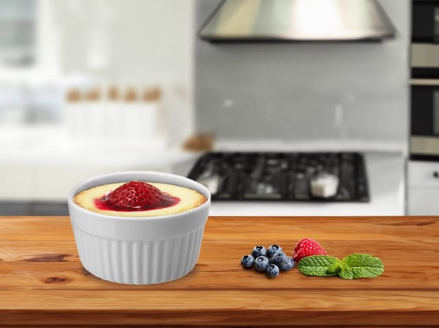 Spetebo - Porzellan Creme Brulee Schälchen klein - 200 ml / 6er Set - Ofen Soufflé Schalen weiß - Dessertschälchen Servierschale Förmchen klassisch