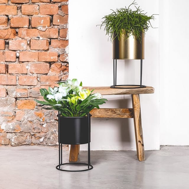 Metall Übertopf mit Gestell schwarz - 26 x 16 cm - Pflanzenständer rund mit Blumentopf - Innen Deko Blumenhocker Pflanzenständer Blumentopfhalter mit