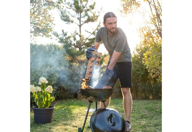 Flammlachsbretter 2er Set, Räucherbrett f. Lachsfilet, Zedernholzbrett, neigbare Edelstahl Halterungen, natur - Relaxdays
