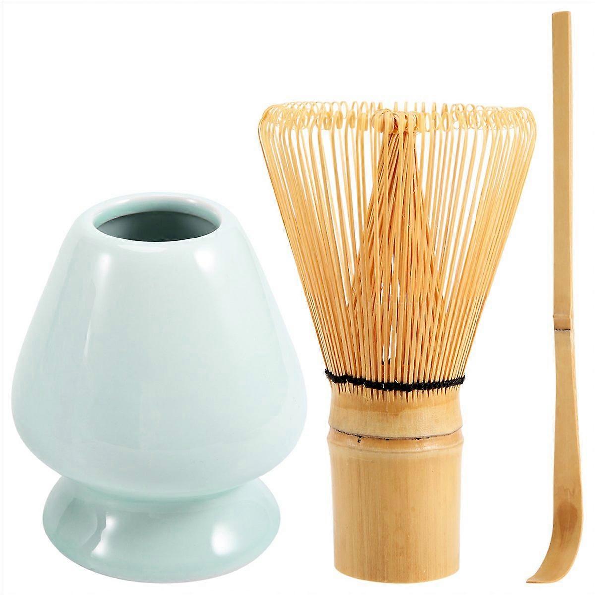 Matcha-tee-set Aus Bambus, Bestehend Aus Einem Matcha-besen (chasen), Einem Messlöffel Und Einem Ständer Für Den Besen.