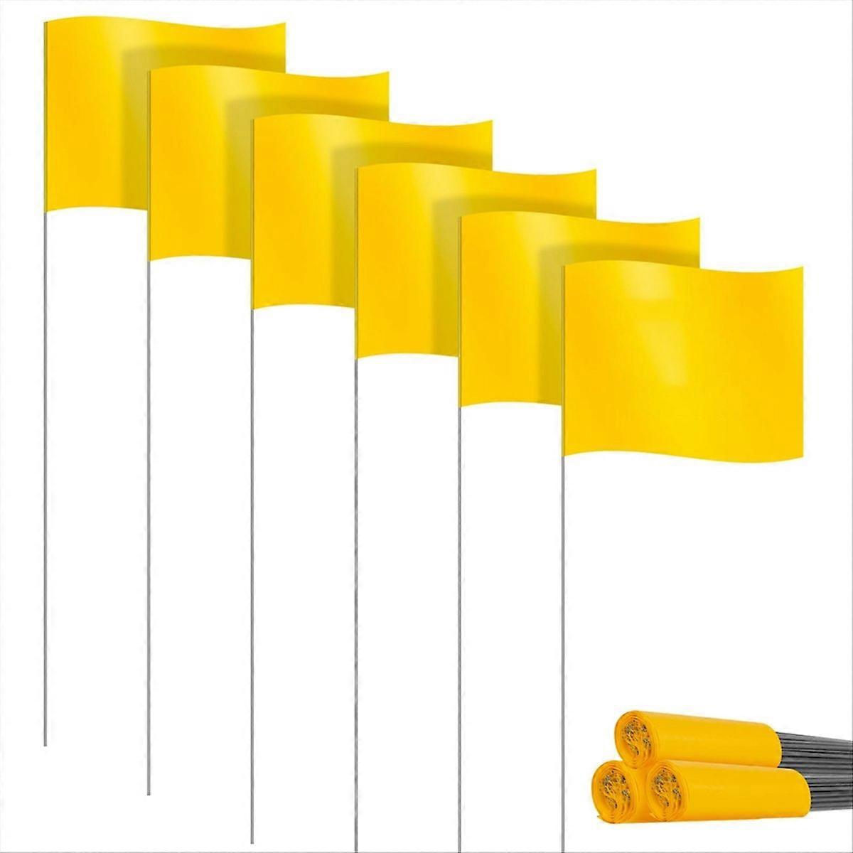 Packung Mit 30 Kleinen Gelben Pvc-rasensignalfahnen.