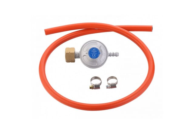 Gasdruckregler Universalregler 30mbar inkl. Schlauch 1/4'' bsp Linksaußengewinde - Cadac