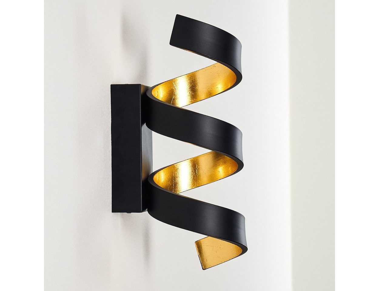 hofstein Wandleuchte »Delia« LED Wandlampe aus Metall in Schwarz/Gold, 3000 Kelvin, 3x3 Watt, 450 Lumen, Innen. Lichteffekt an der Wand Bild 2