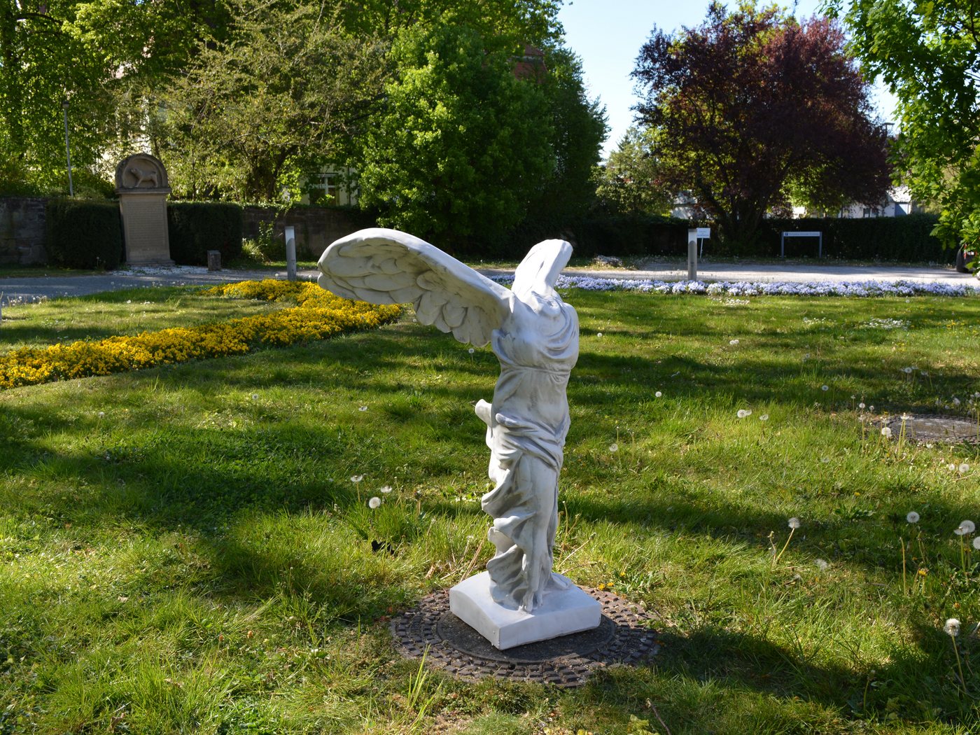 gartendekoparadies.de Gartenfigur Nike von Samothrake Steinfigur 100 cm Steinguss 75 kg, Frostsicher Bild 2