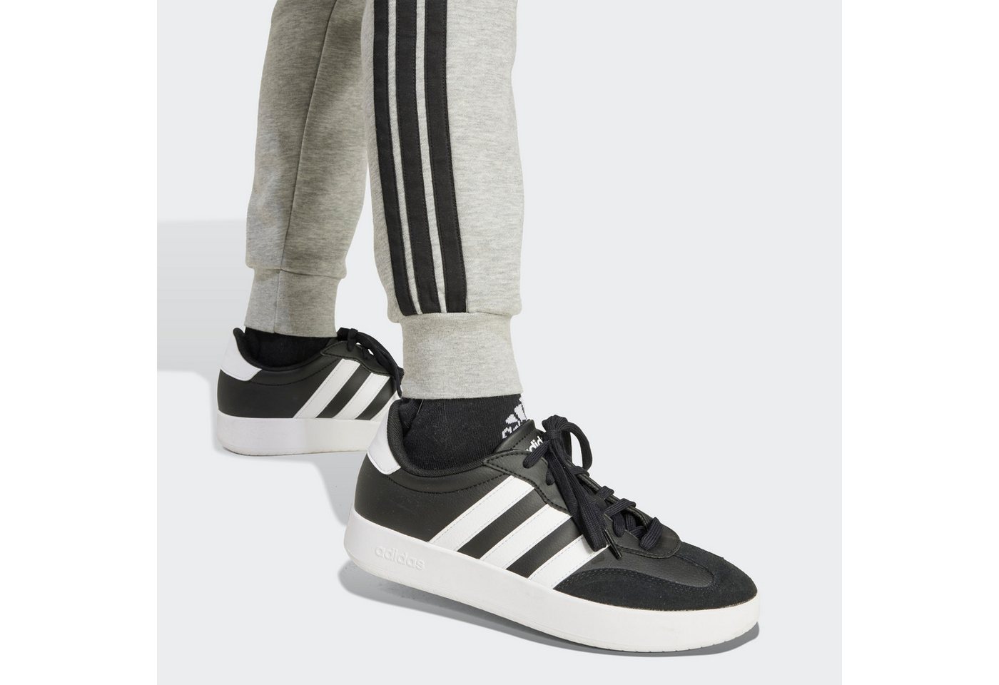 adidas Sportswear Sporthose ESSENTIALS 3-STREIFEN, SCHMAL schmal geschnitten, für vielseitige Aktivitäten, aus Baumwollmix