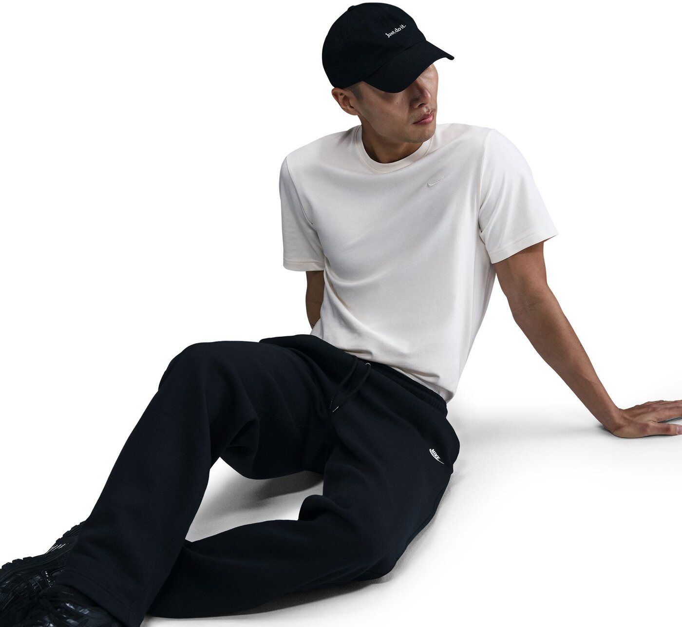Nike Sporthose M NK CLUB BB OH PANT BLACK/BLACK/WHITE Bild 2