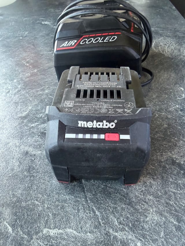 Metabo - Basis-Set 2x 18V LiHD 5,5 Ah (625368000) + Lader asc 145 im Karton
