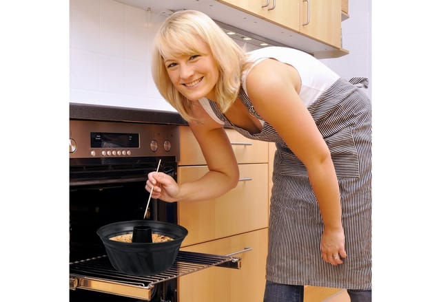 Relaxdays Gugelhupfform, Marmor- & Rührkuchen, antihaftbeschichtet, Ø 25 cm, Carbonstahl, runde Napfkuchenform, schwarz