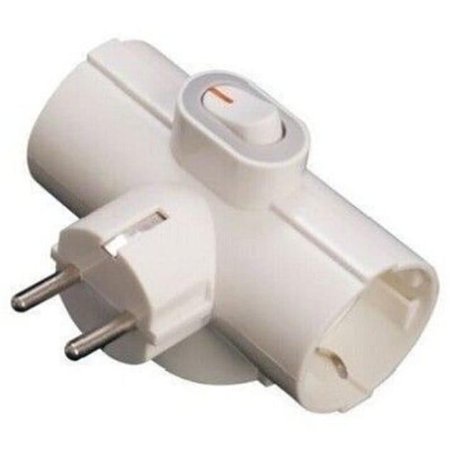 Dreifacher Stecker mit Hauptschalter GSC 0200717