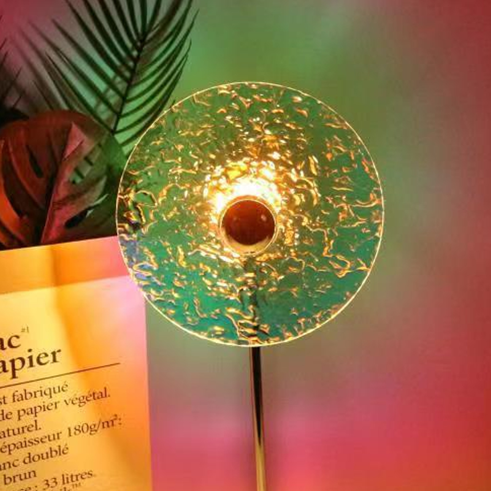 Led-tischleuchte Mit Schatten- Und Lichteffekt, Dekorative Ambientebeleuchtung Für Schlafzimmer, Cafés Und Restaurants.