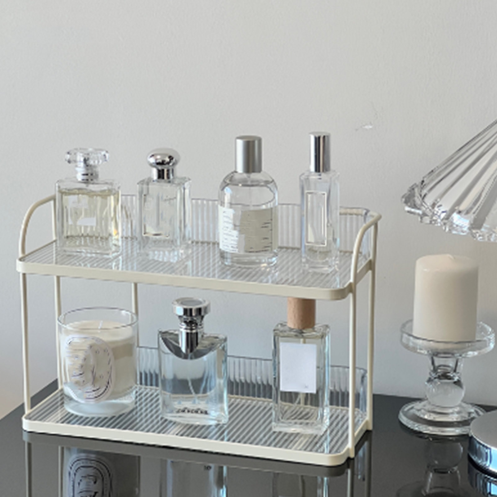 Transparentes, Zweistöckiges Aufbewahrungsregal Im Instagram-stil, Ideal Für Schlafzimmer, Wohnzimmer Und Badezimmer, Perfekt Zur Aufbewahrung Von Parfums, Kosmetika Und Hautpflegeprodukten.