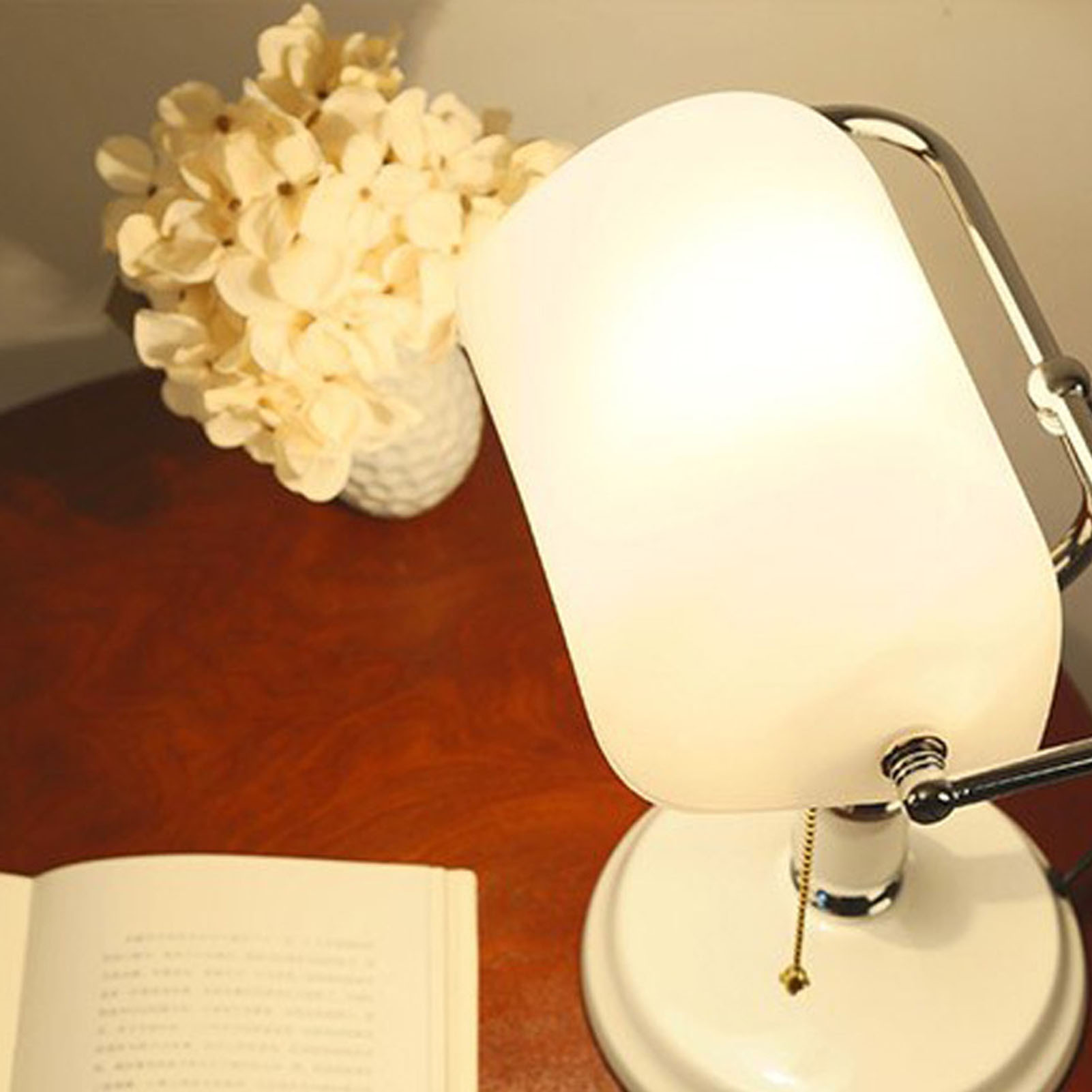 Die Kreative Modebanklampe Von Quansi Lighting Wurde Von Chiang Kai-sheks Arbeitszimmer Während Der Republikzeit Inspiriert.