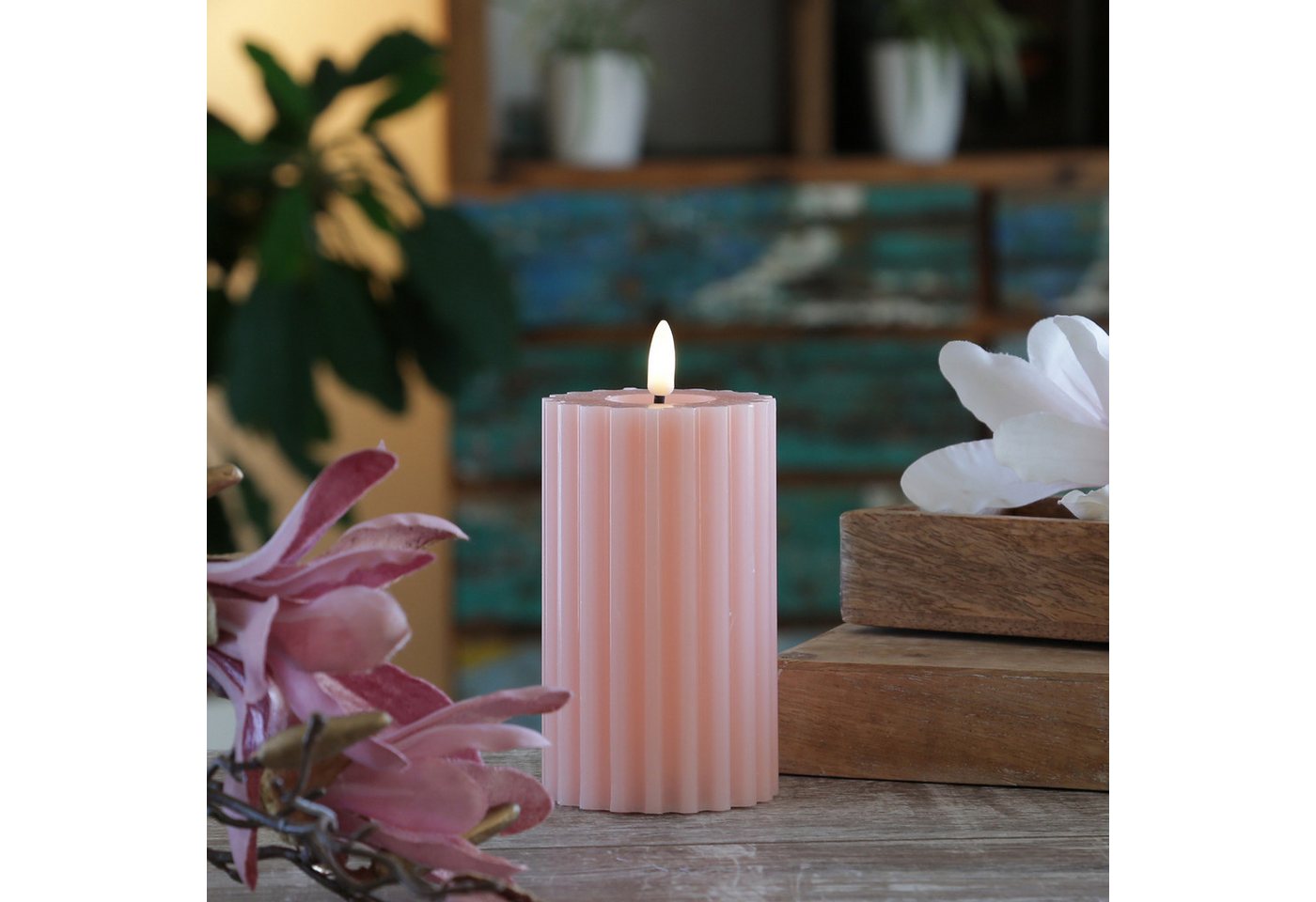 MARELIDA LED-Kerze Liv Echtwachs gerillt mit Rillen flackernd H: 14,5cm Timer rosa, LED Classic, warmweiß (2100K bis 3000K) Bild 3
