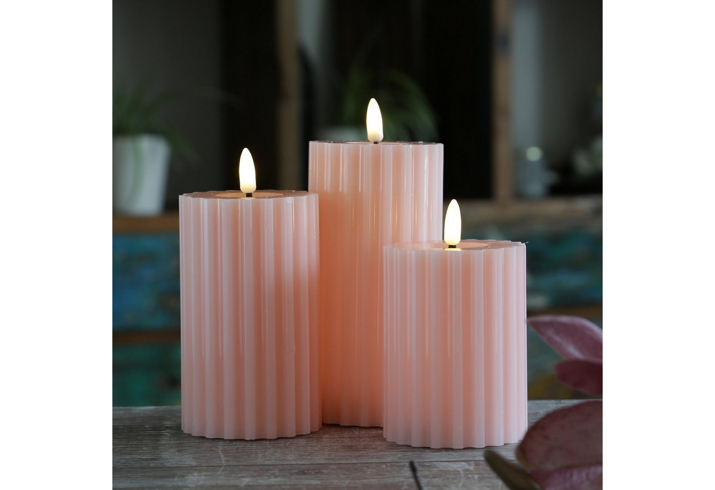 MARELIDA LED-Kerze Liv Echtwachs gerillt mit Rillen flackernd H: 14,5cm Timer rosa, LED Classic, warmweiß (2100K bis 3000K) Bild 5