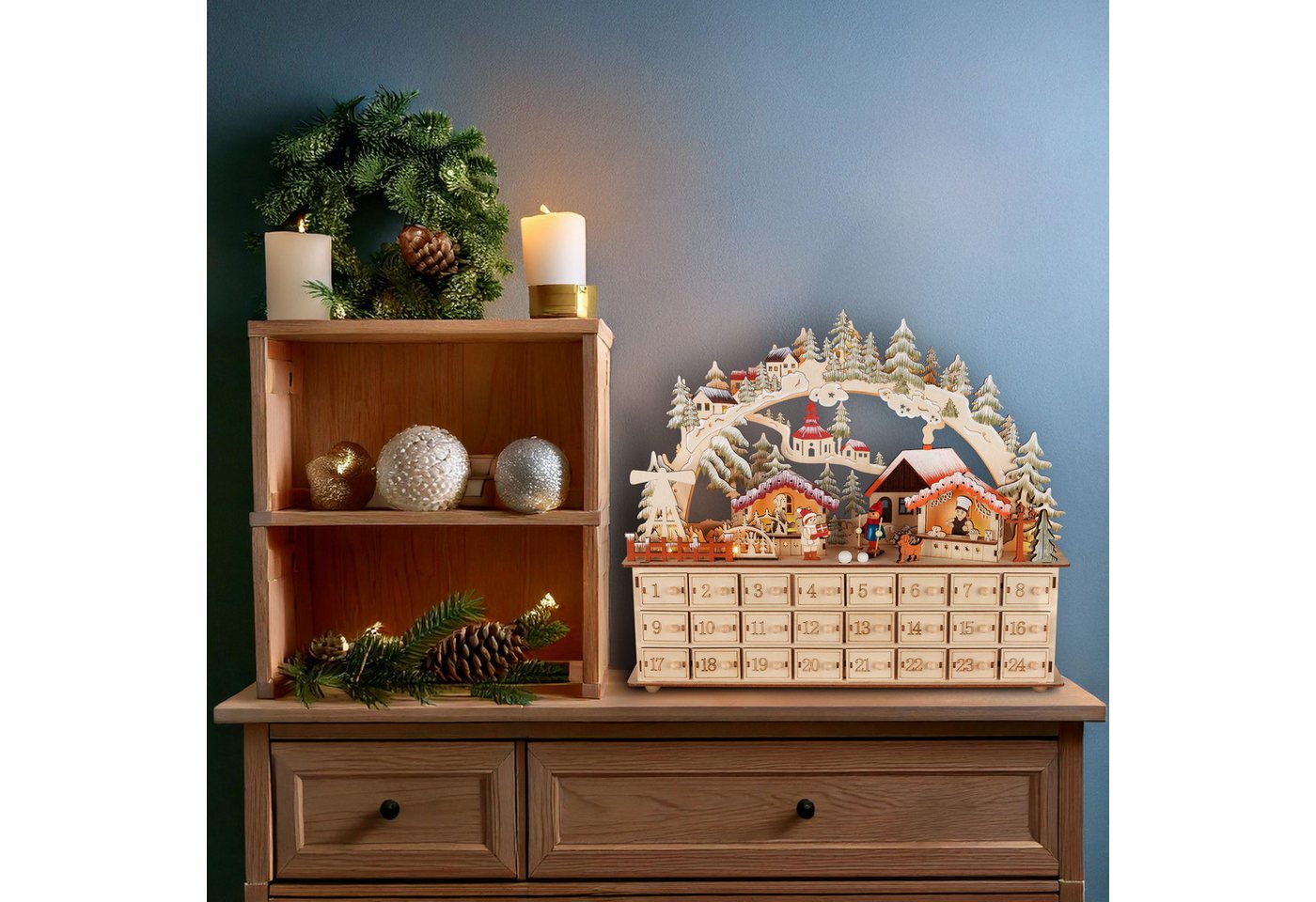 BRUBAKER befüllbarer Adventskalender Weihnachtsdorf - 40 cm Holz Weihnachtskalender + LED Beleuchtung (Adventskalender zum Befüllen mit Bogen - Beleuchtet, 1-tlg), Dorf mit Kindern, Bäckerei, Hund und Wald Bild 4