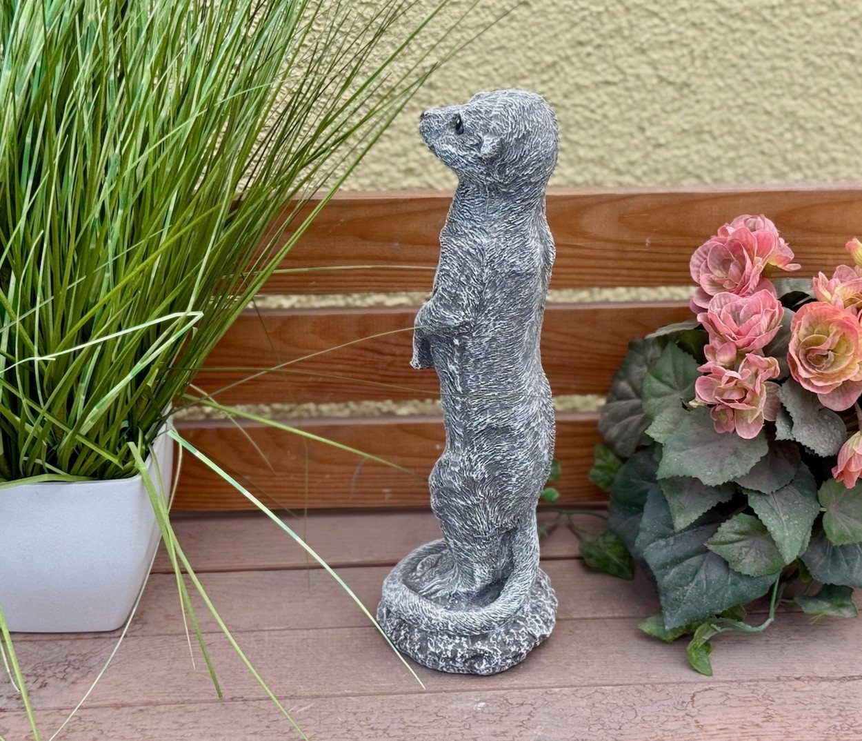 Stone and Style Gartenfigur Frostfeste Steinfigur Erdmännchen Guido Bild 4