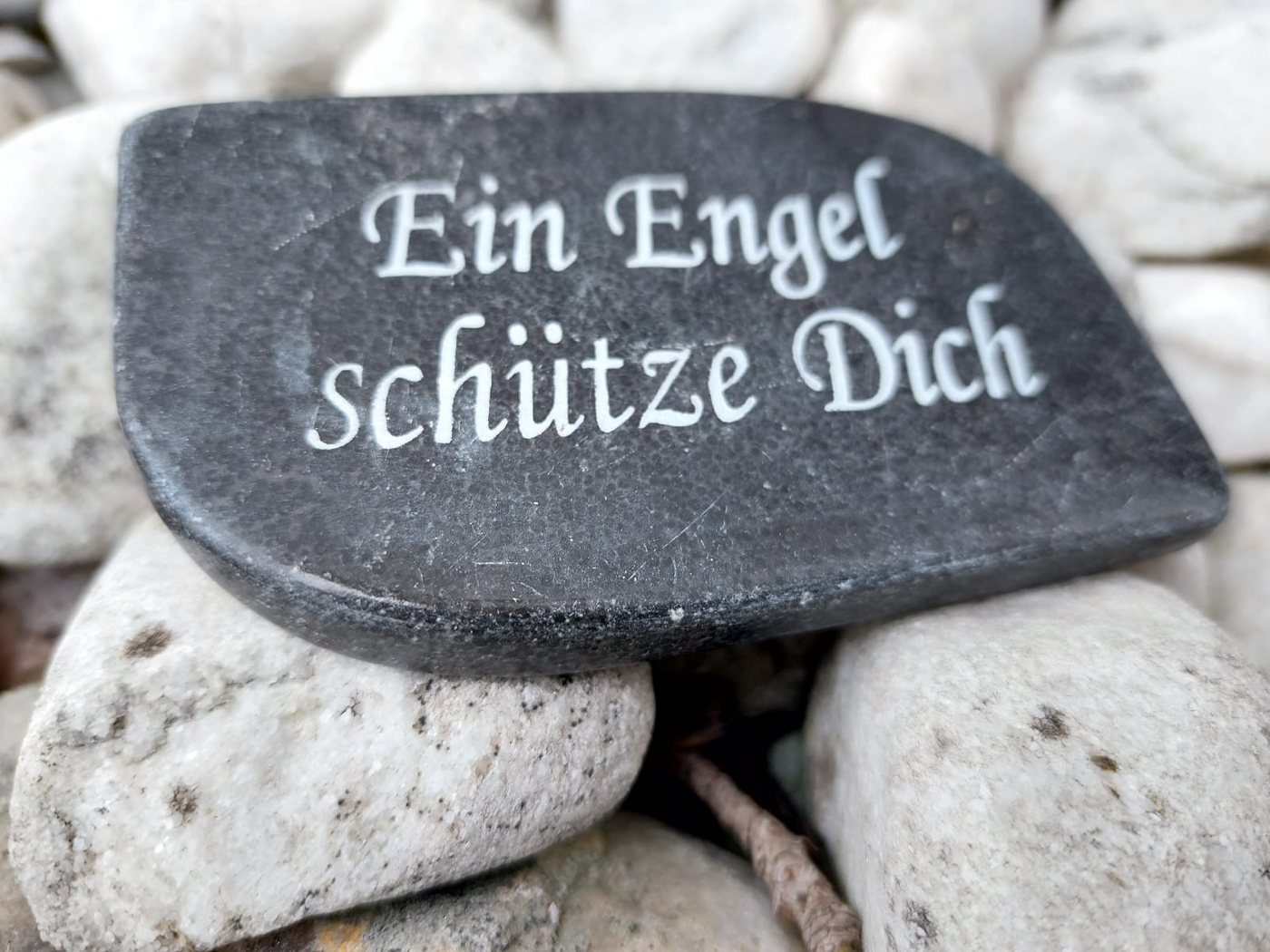 meytrade Dekosteine Grabschmuck Gedankstein aus Mamor Platte mit Trauerspruch, (Naturstein), Ein Engel schütze Dich Bild 3