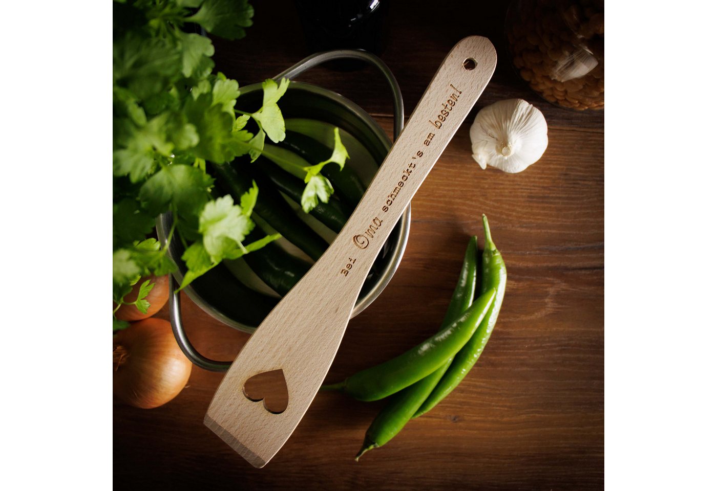 Spruchreif® Pfannenwender Pfannenwender aus Holz mit Herz und Gravur · Geschenk für Mama und Oma Bild 2