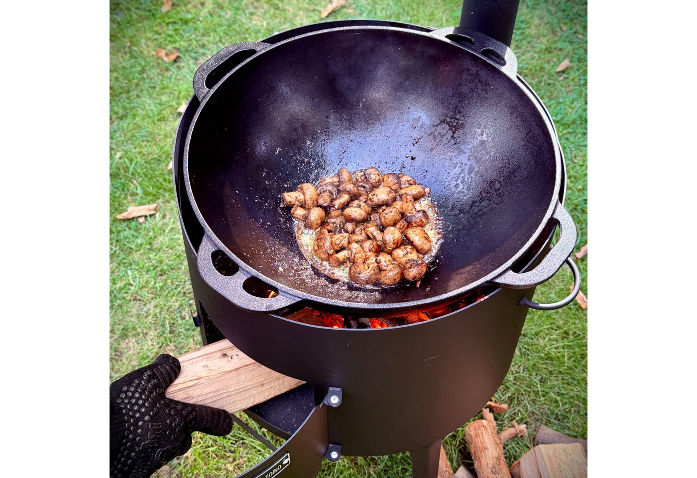 BBQ-Toro Feuerstelle Gusseisen Kazan 19 L mit Kazan Ofen Ø 44 cm, Gusstopf mit Deckel