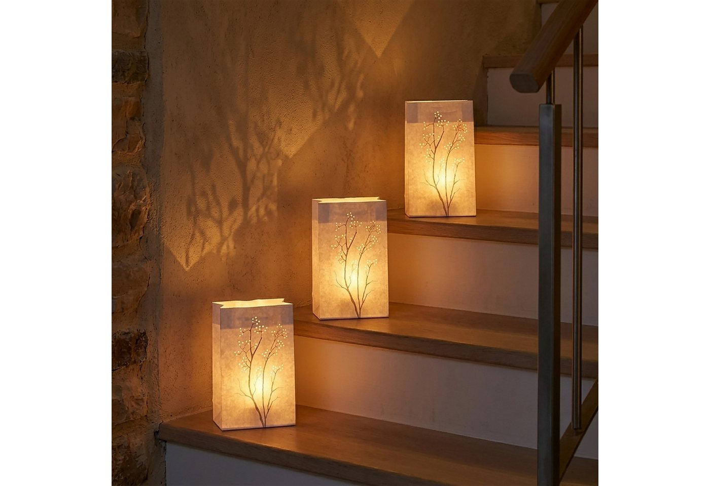 Spetebo Papierdekoration Lichtertüten Set inklusive 16 Teelichter mit 10 Stunden Brenndauer, Papierlaternen mit Strauch-Motiv Deko für Garten, Balkon oder Hochzeit Bild 3