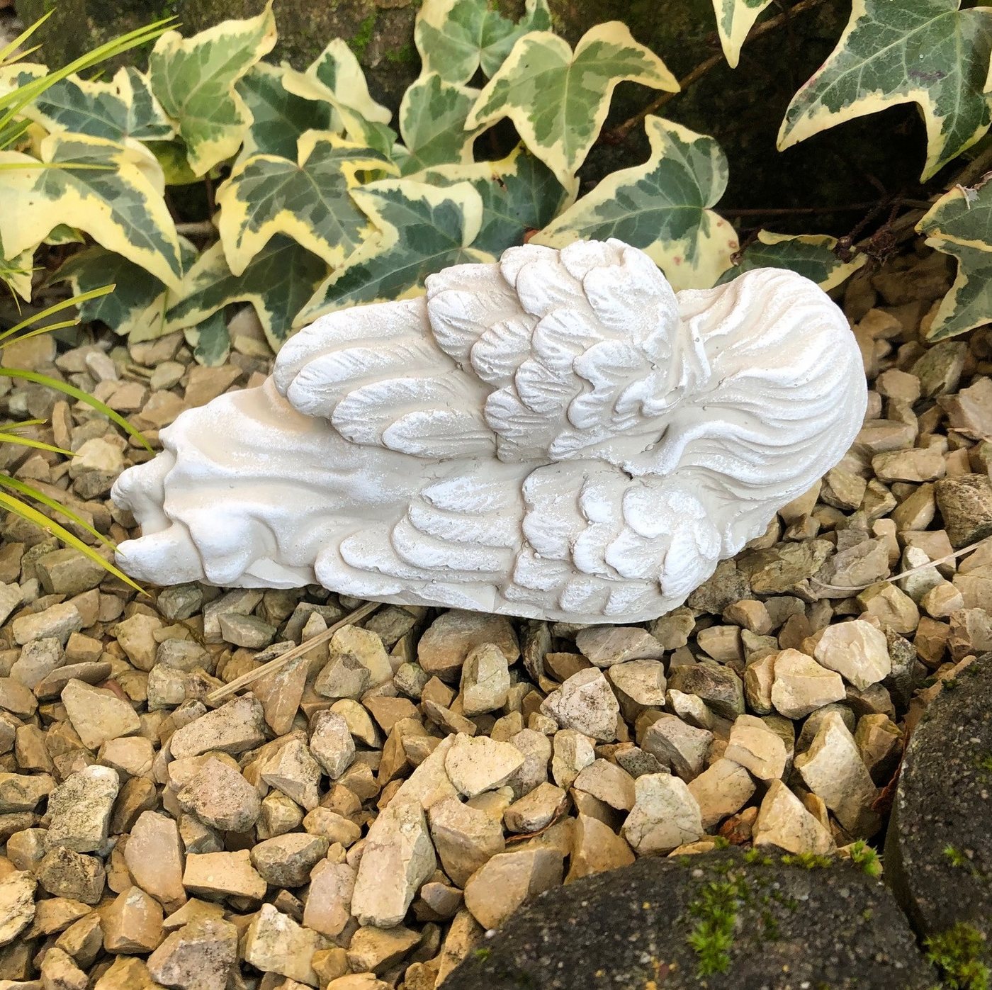 Radami Gartenfigur Engel Grabengel liegend Grabschmuck Grabdeko ca.650g