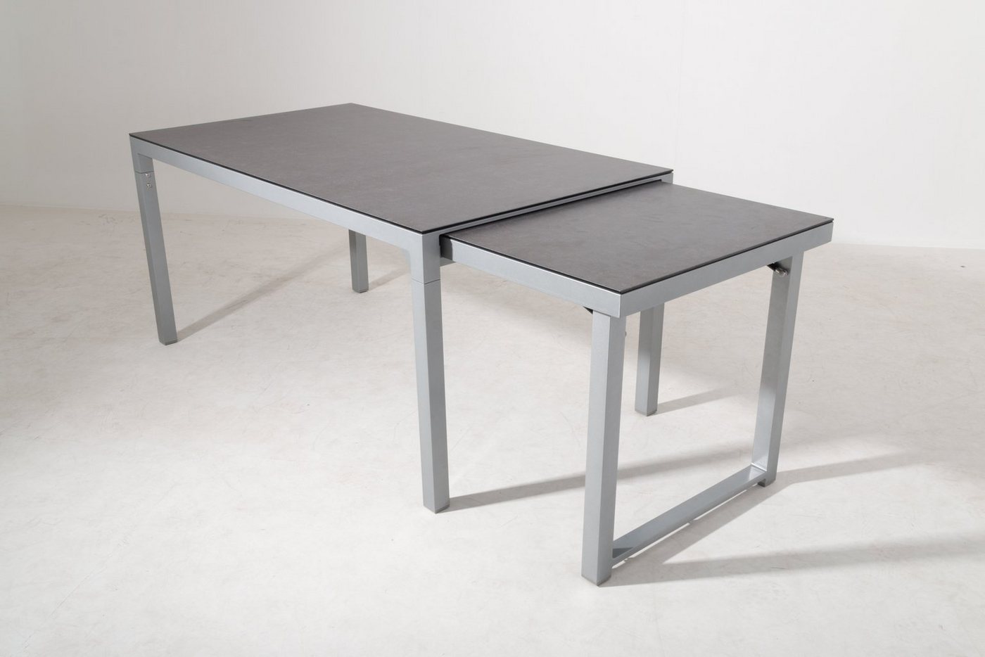 Gardissimo Gartentisch "Faro Silber", 160/260 x 90 cm mit Keramik Tischplatte (Spar-Set, 1 Tisch), ausziehbar, Keramikplatte, wetterfest