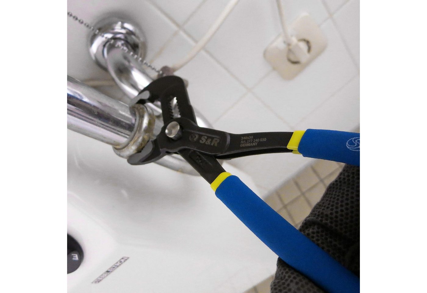 S&R Wasserpumpenzange 300x40mm, CR-V Stahl, phosphatiert, doppelt ummantelte Griffe, 1-tlg., der Schnelleinstellungs-Mechanismus ermöglicht einhändiges Arbeiten
