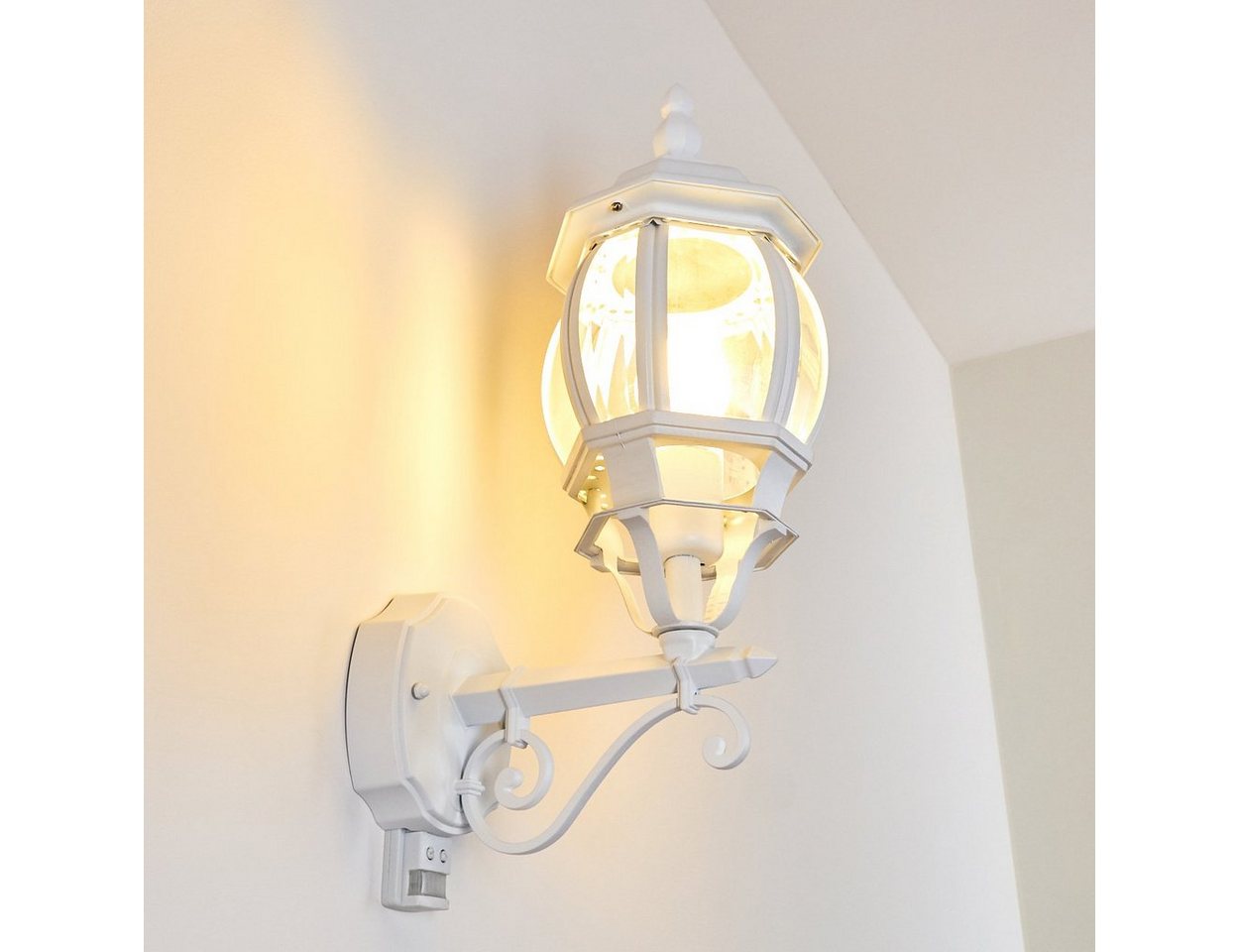 hofstein Außen-Wandleuchte »Meyen« Außenwandlampe aufwärts in antikem Look, ohne Leuchtmittel, Aluguss in Weiß, E27,Vintage Außenleuchte für Terrasse, Veranda u. Hof