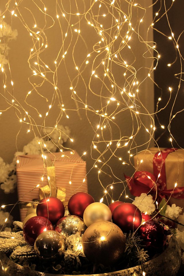 Arnusa LED-Lichtervorhang Sternenschauer LED Lichterbündel zum Aufhängen Weihnachtsbeleuchtung, 720-flammig, warmweiß für Innen und Außen mit Netzteil Bild 5