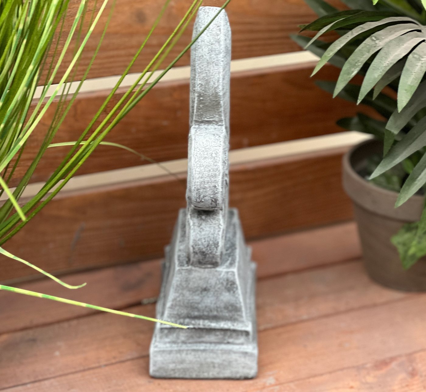 Stone and Style Gartenfigur Frostfeste Steinfigur Lilie Fleur de Lys Bild 5