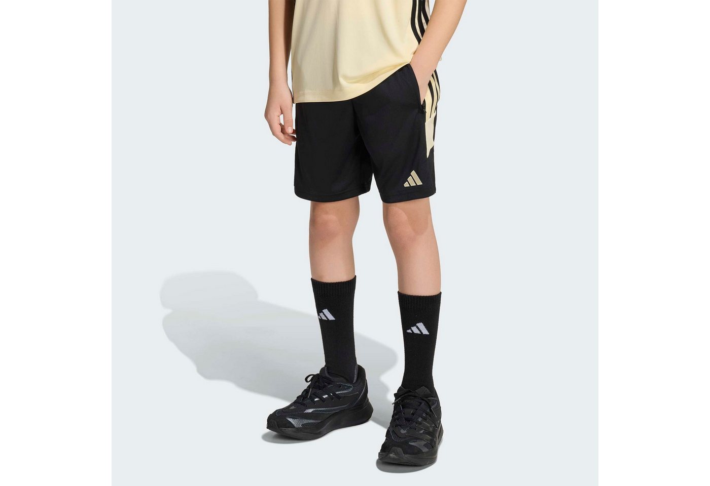 adidas Performance Trainingsshorts TIRO 26 ESSENTIALS KIDS für Kinder, mit CLIMACOOL® Technologie, aus Interlock-Material