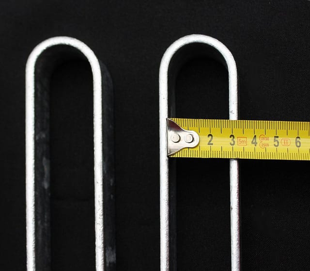 Dandibo - 4 Stück Bodenanker verzinkt xl Erdanker für Rosenbogen 30 cm Heringe Erdspieß Bodenspieß Befestigung Verankerungs-Set