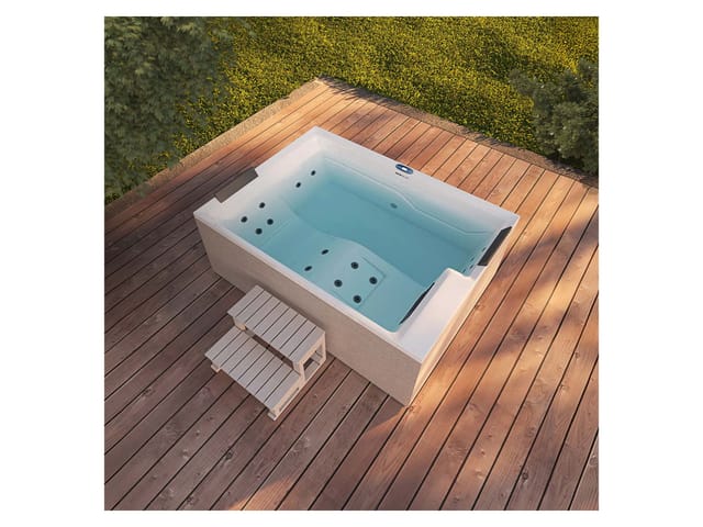 HOME DELUXE Outdoor Whirlpool NIMBUS DELUXE - mit Treppe und Thermoabdeckung Maße: 190 x 140 x 70 cm- Inkl. Heizung, 18 Massagedüsen I Außen