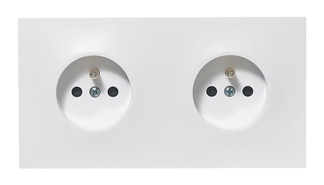 Die Steckdosen Neptune Doppelsteckdose 2p + T Vor-Installation, Horizontale Ausführung