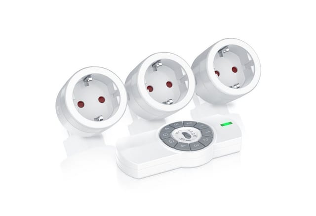 Funksteckdosen-Set für den Innenbereich 3x Funksteckdosen + Fernbedienung / max. 25m - Bearware